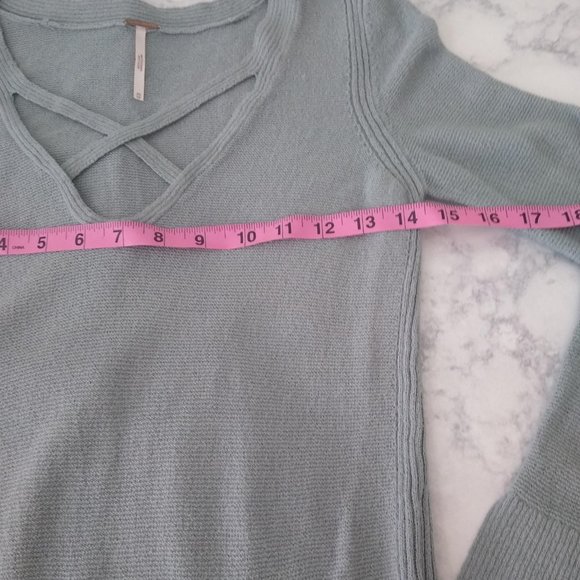 Free People slate grey V neck sweater tunic size X - Picture 3 of 8